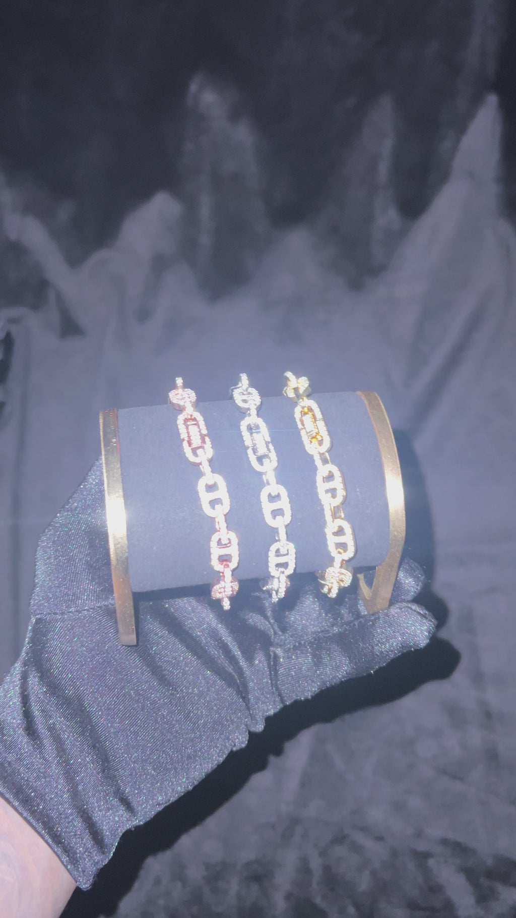 Moissanite Pig Nose Bracelet – 14K White Gold