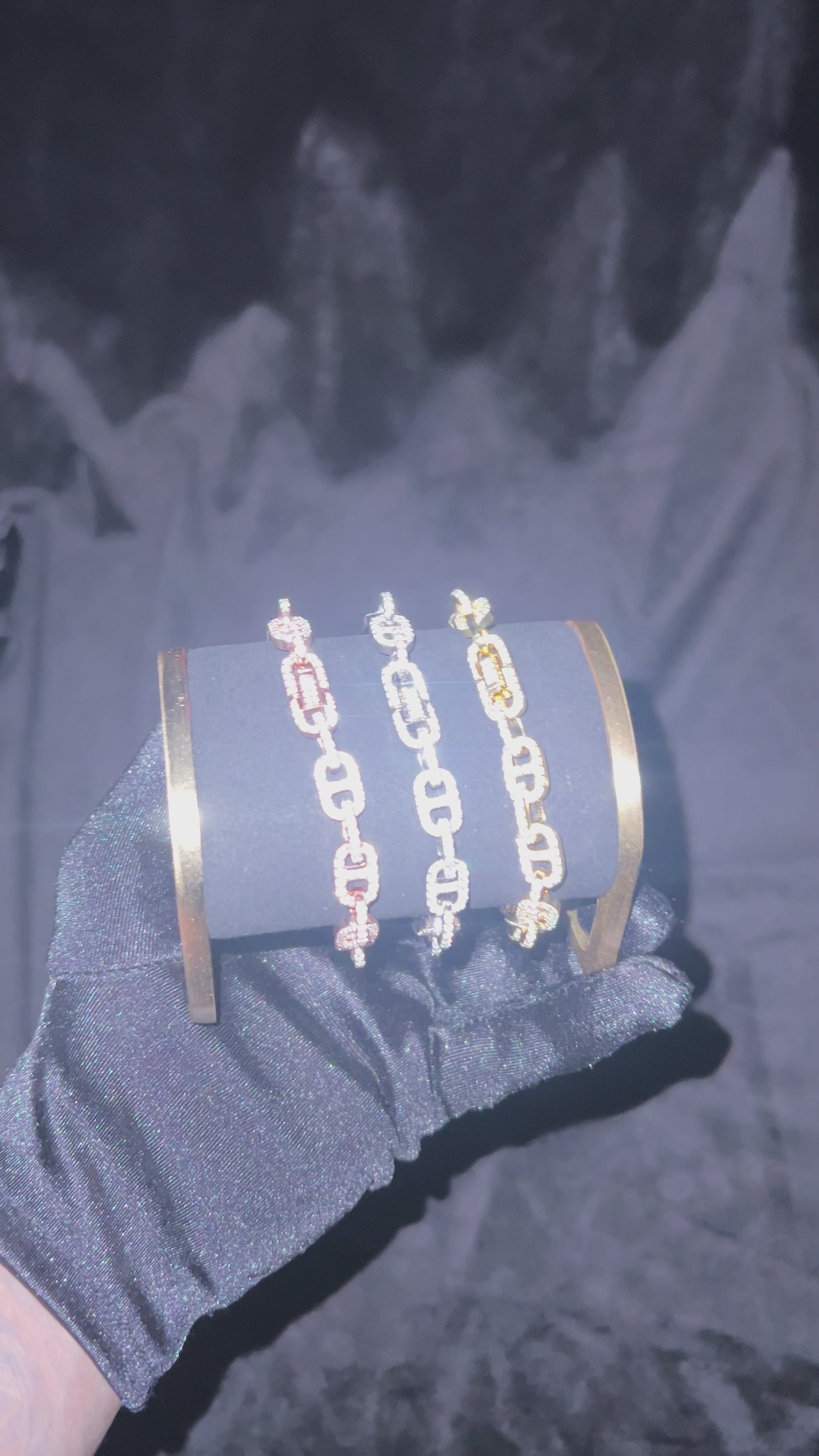 Moissanite Pig Nose Bracelet – 14K White Gold